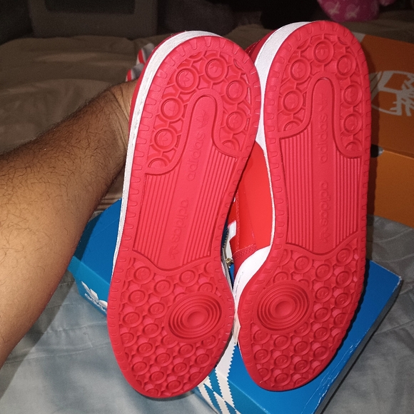 Men's Adidas red Lowtop size 11.5 forums New in the Box - Picture 6 of 7
